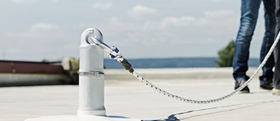 Anschlageinrichtungen und Anschlagpunkte